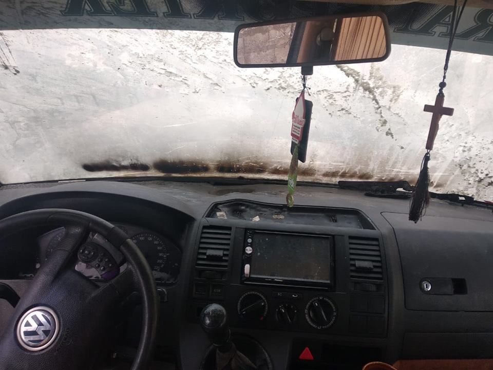 В Бельцах в районе железнодорожного вокзала загорелся микроавтобус