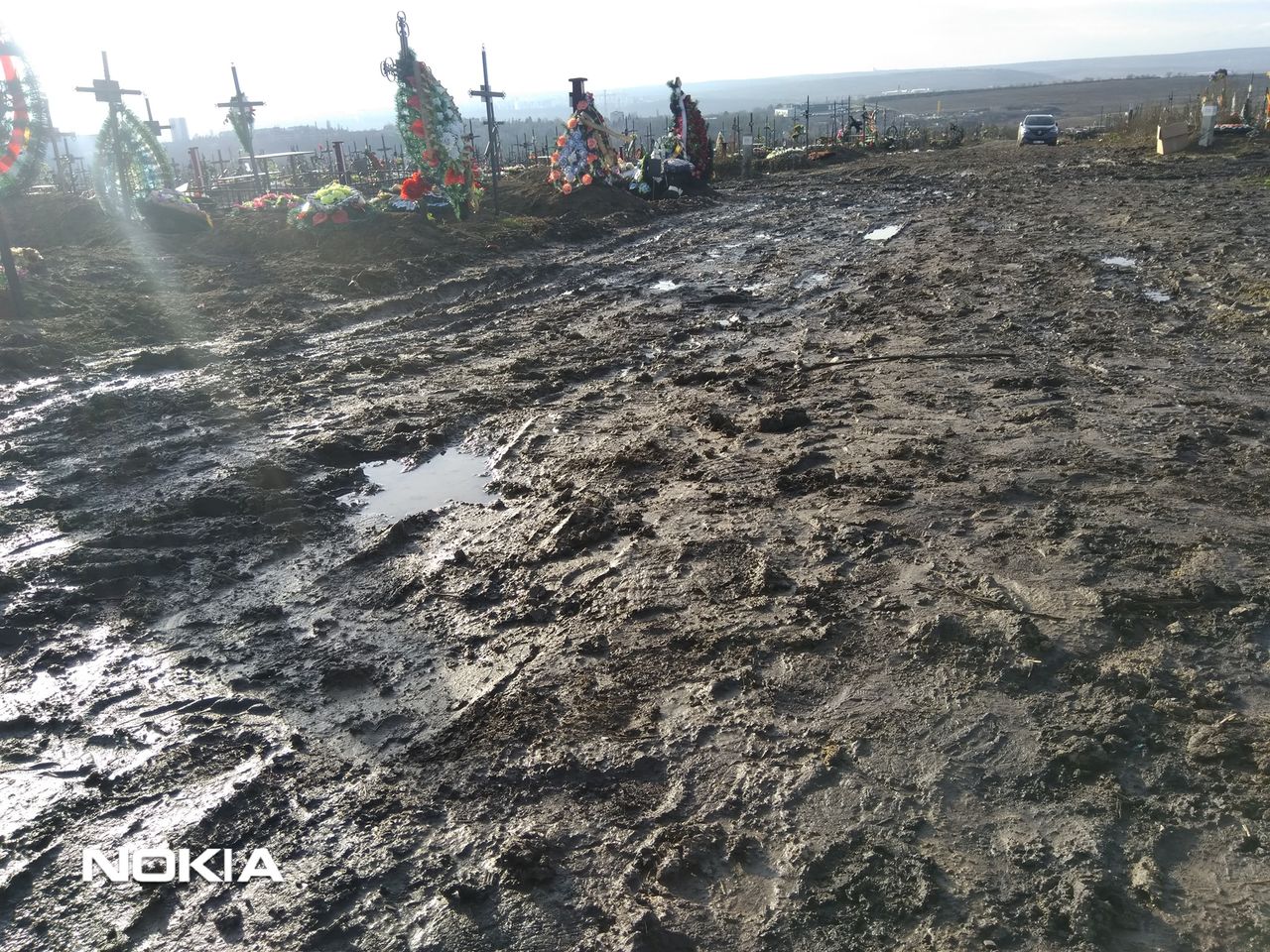 Власти проигнорировали просьбу гражданина, навести порядок на кладбище