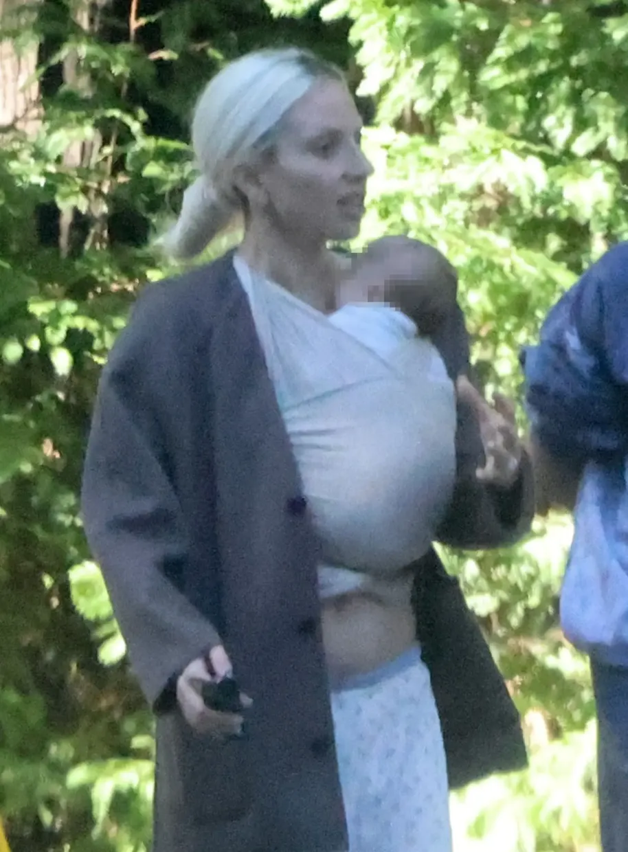 Lady Gaga a devenit mamă pentru prima dată