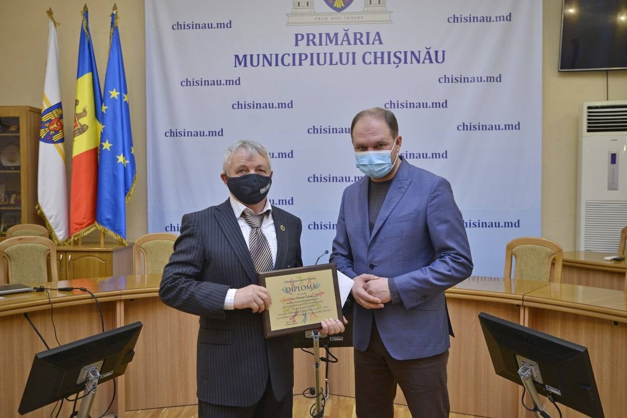 Лучшие спортсмены и тренеры уходящего года награждены примэрией Кишинева