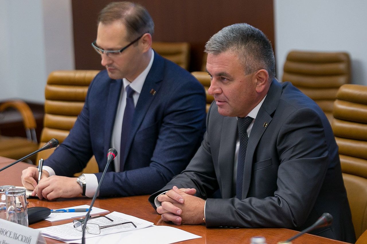Приднестровский лидер начал визит в Россию со встреч в Совете Федерации