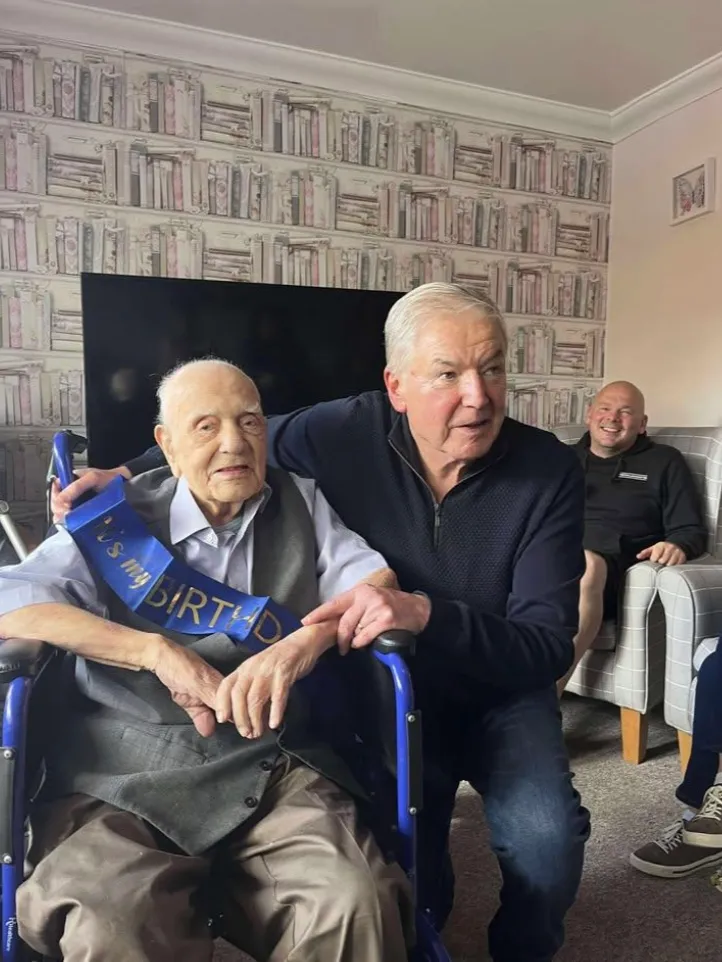 Британец, которому 105 лет, поделился секретом своего долголетия