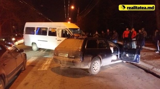 В Кишиневе произошло серьезное ДТП с участием маршрутки