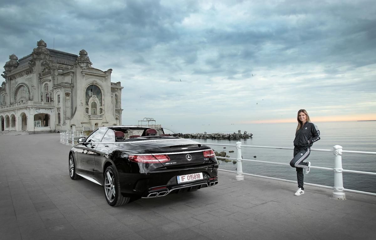 Imagini spectaculoase cu limuzina de lux condusă de Simona Halep