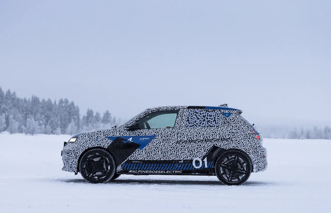 Недорогой спортивный электромобиль от Renault показали до премьеры