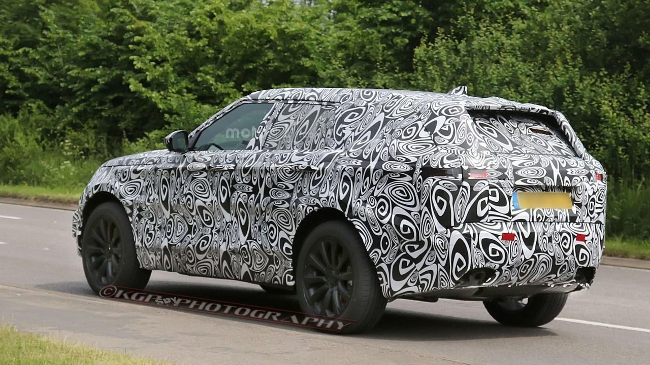 Land Rover начал дорожные испытания конкурента BMW X6