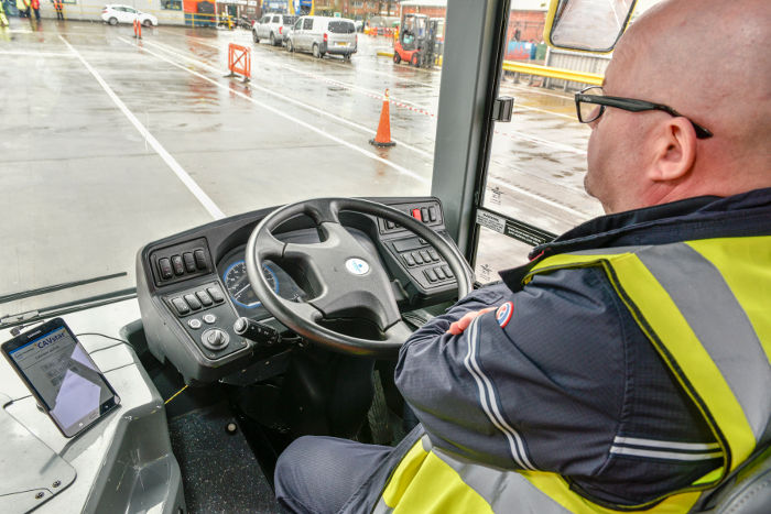 В Великобритании проходит испытания первый беспилотный автобус