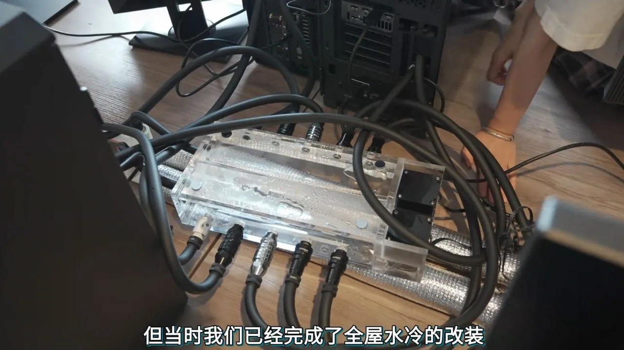 O bloggeriță din China a construit un sistem de răcire pentru PC dintr-un aparat de aer condiționat