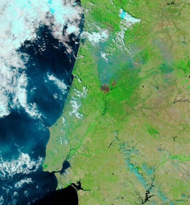 Flăcările din Portugalia, vizibile din spațiu