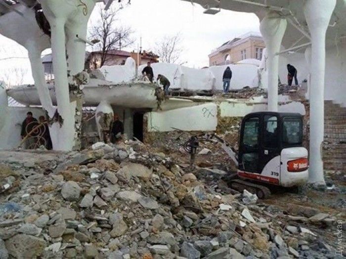 В одесской Аркадии раскурочили знаменитый клуб «Ибица»