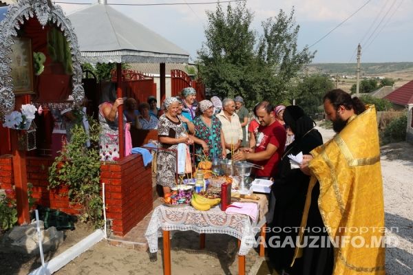 В Комрате после реставрации и благоустройства освятили колодец