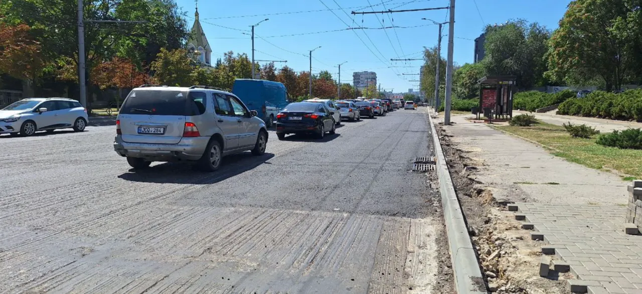 La Chișinău a început reparația străzii Ciuflea. Va fi amenajată o pistă pentru bicicliști