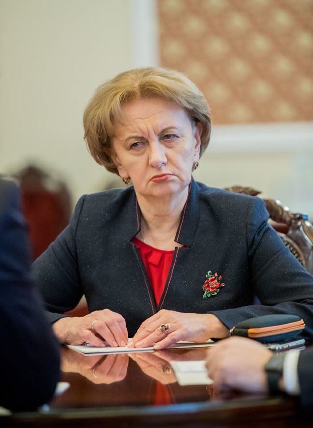 На встречах между высшим руководством страны увеличили социальную дистанцию