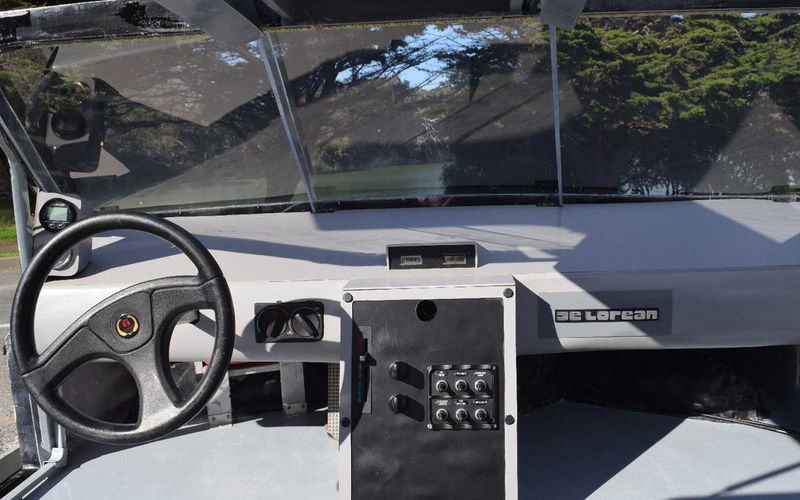 «Летающий» автомобиль DeLorean выставили на продажу