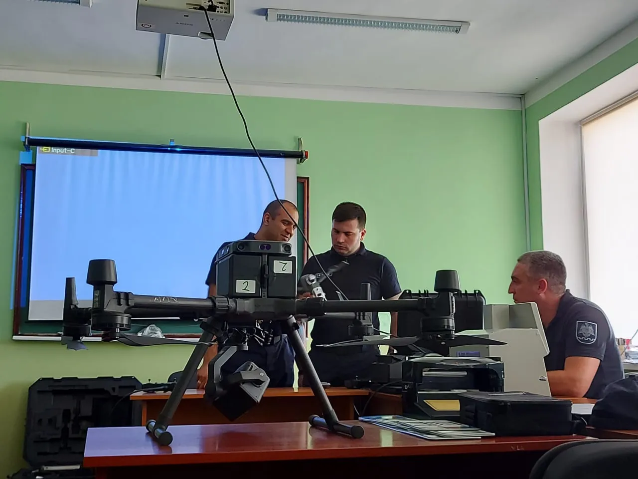 Молдавские пограничники завершают обучение по использованию дронов