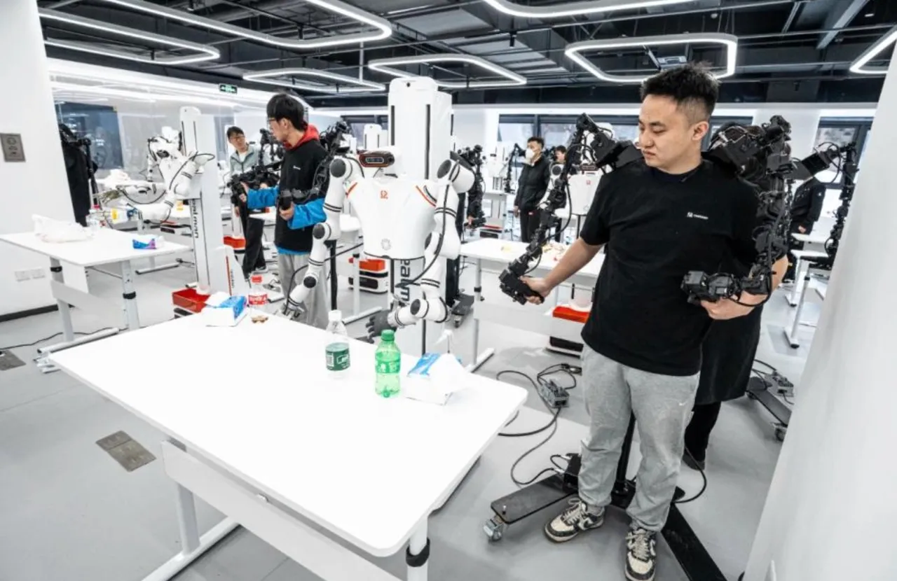 În China s-a deschis o școală pentru instruirea roboților umanoizi