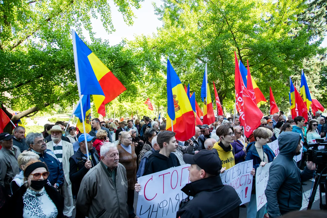 Протест у правительства: социалисты требуют отставки Гаврилицы