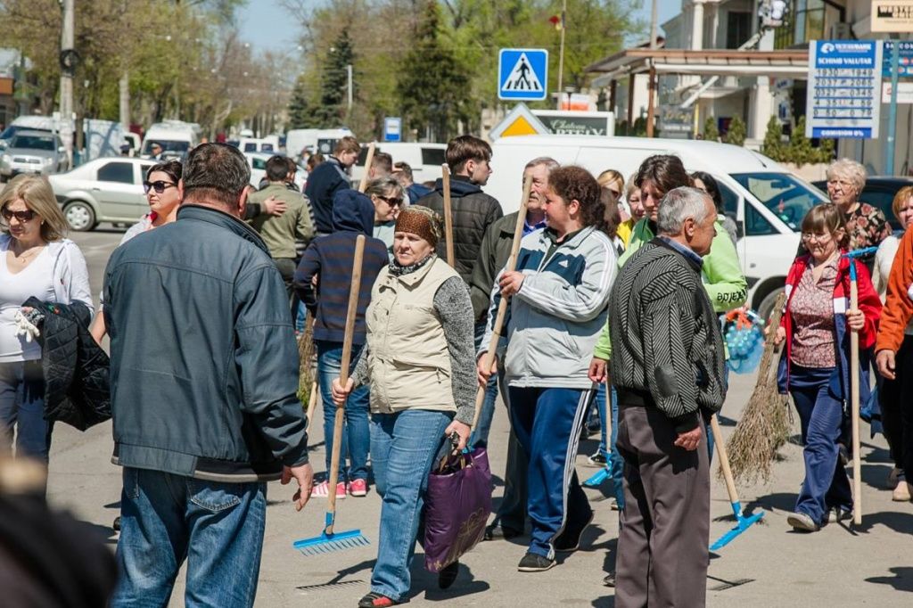 В Оргееве прошел массовый общегородской весенний субботник