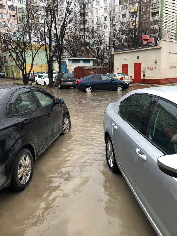 Inundaţii în sectorul Râşcani din cauza ploii