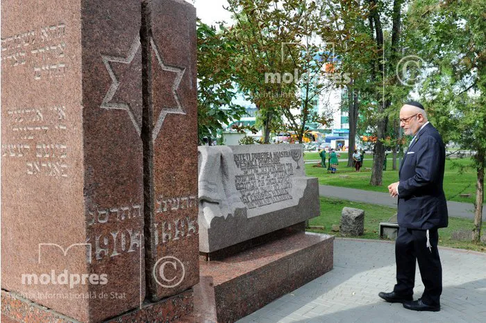 Посол Израиля в Республике Молдова почтил память жертв Кишиневского погрома и фашизма