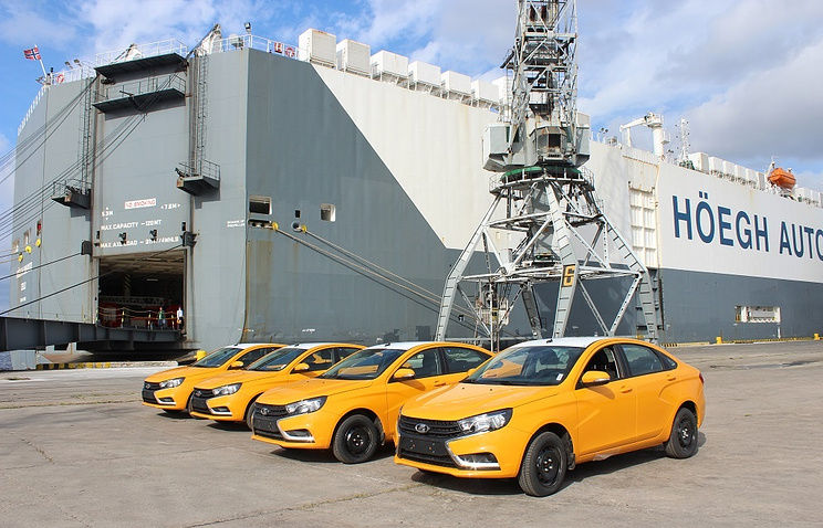 На Кубу доставили почти 350 автомобилей Lada