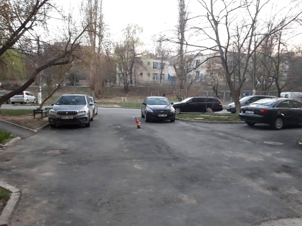 Житель столицы пристроил к многоэтажке гараж
