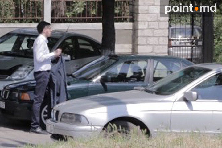 Дорина Киртоакэ запечатлели гуляющим по центру Кишинева