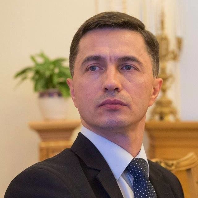 СМИ установили личность "Зеленского", забравшегося на купол Рады