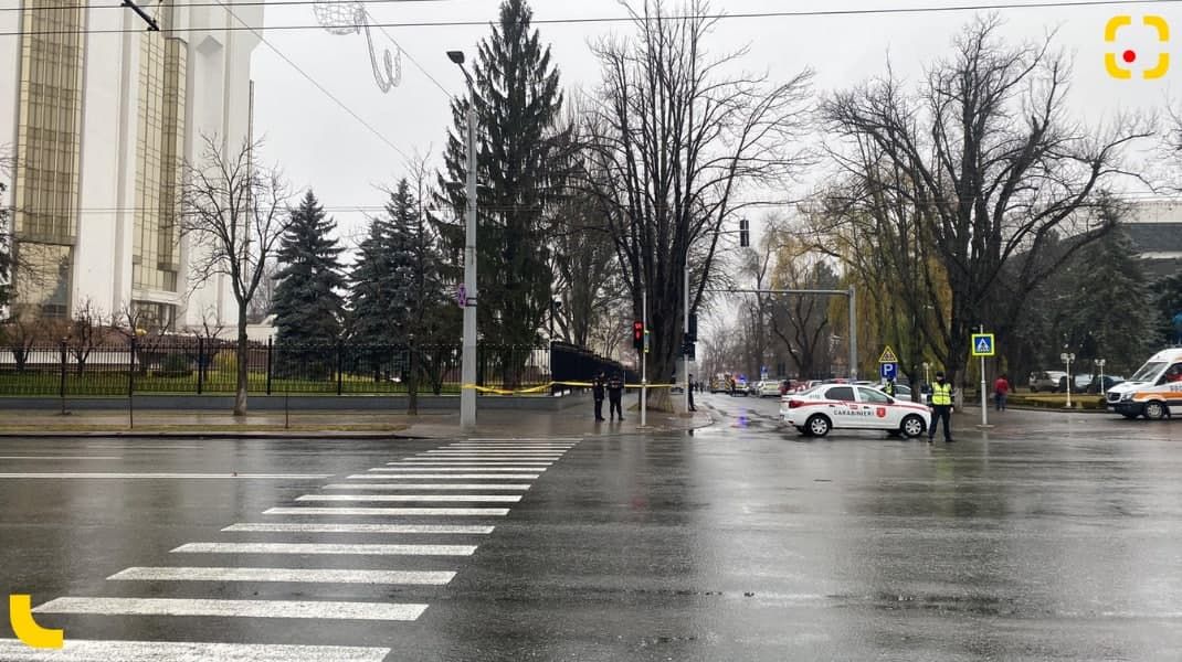 Сообщение о взрывном устройстве в здании президентуры оказалось ложным