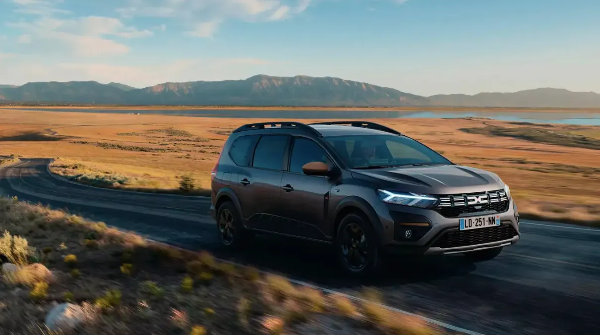 Dacia Sandero и Jogger обновились и стали безопаснее
