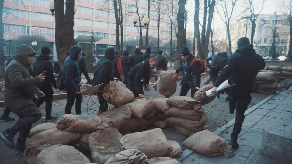 В Харькове националисты повредили декорации к военному сериалу про СССР