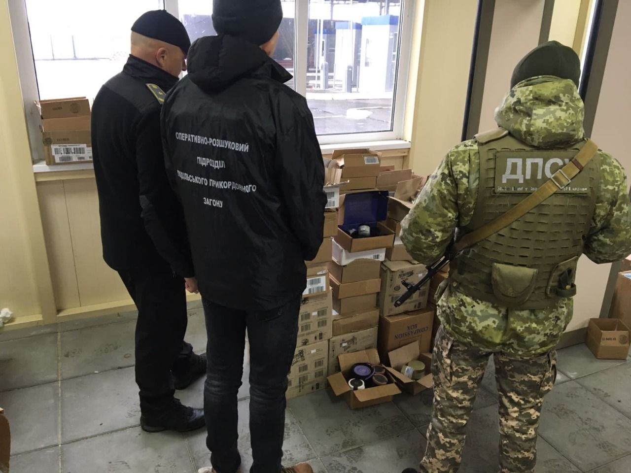 В Украине пресекли контрабанду товаров в Молдову: от духов до сантехники