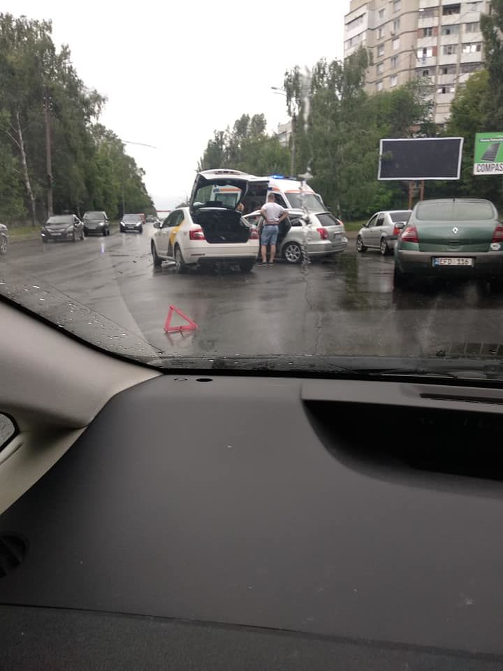 На Ботанике произошла авария с участием такси