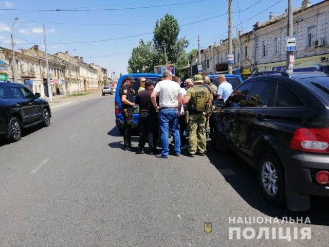 В Одессе грабитель захватил заложницу