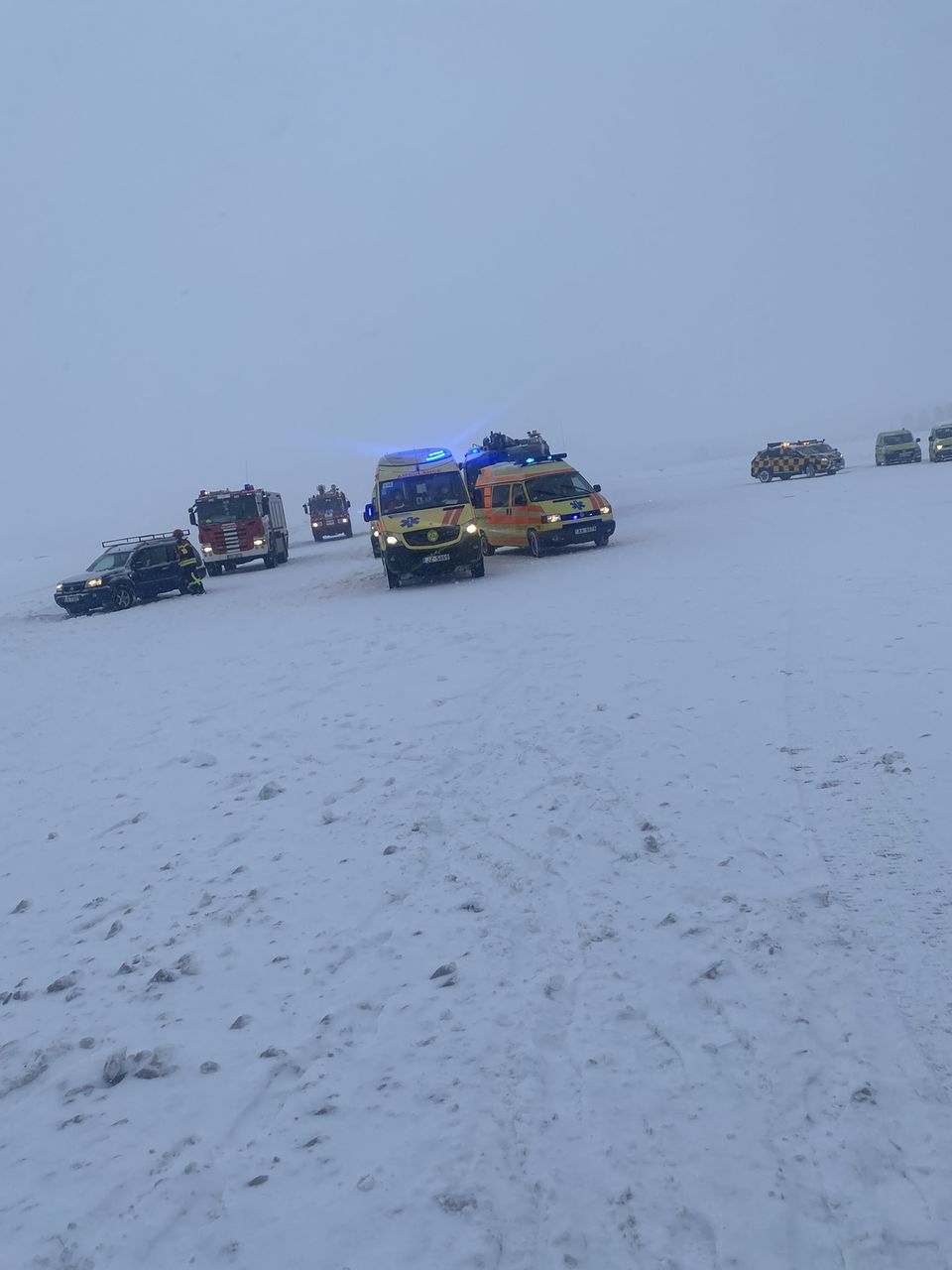 В аэропорту Риги самолет съехал с рулежной дорожки из-за плохой видимости