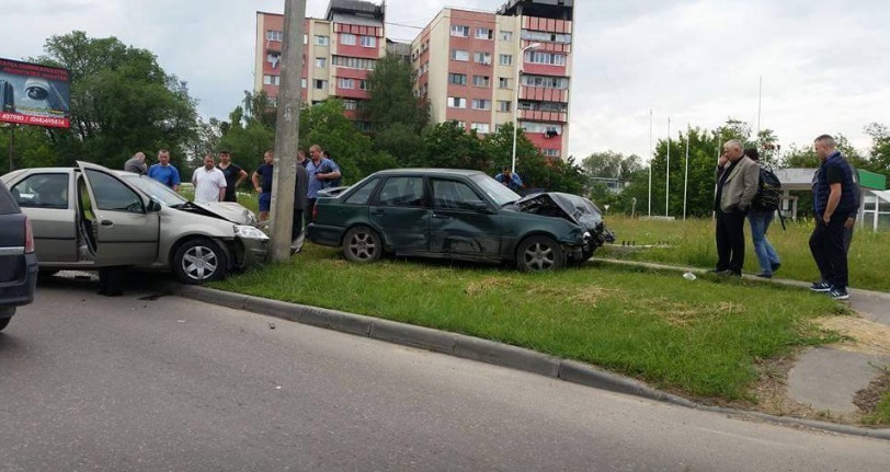 В Кишиневе на Чеканах столкнулись две машины: один человек попал в больницу