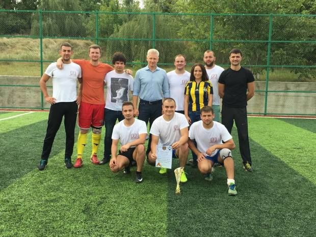 Молдавские судьи умеют не только приговоры выносить, но и в футбол играть