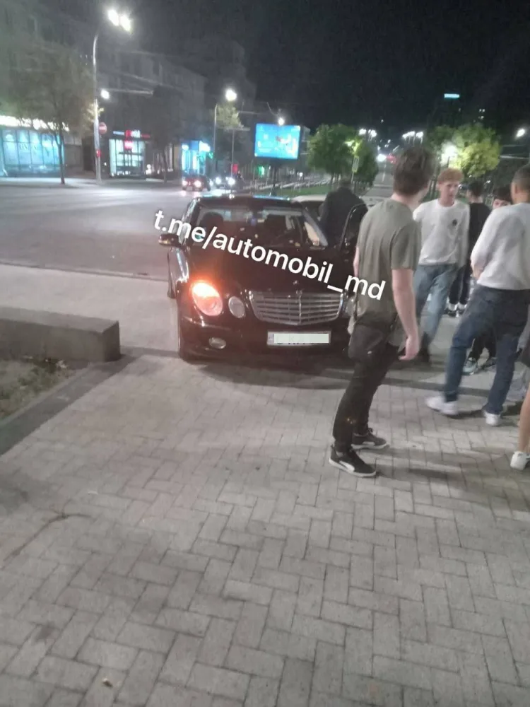 В Кишиневе произошло ДТП с участием машины службы такси