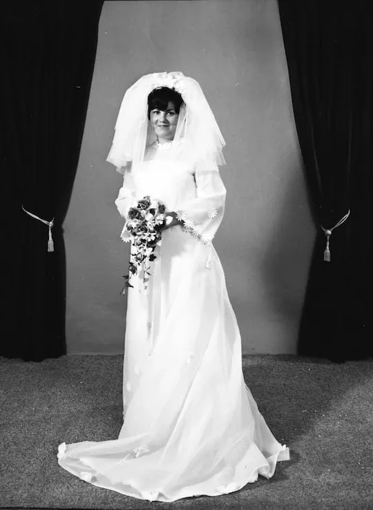 Un cuplu căsătorit a primit fotografiile de la nuntă după 56 de ani de la ceremonie