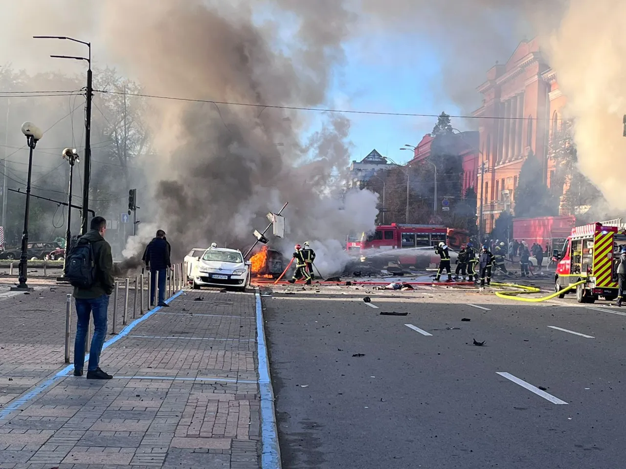 В Житомире, Львове, Полтаве и ряде других областей Украины гремят взрывы