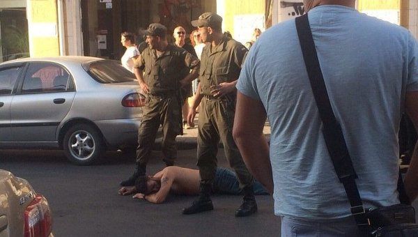 Украинские фанаты напали на турецких болельщиков в Одессе