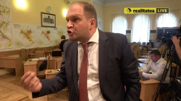 Mare tărăboi la ședința CMC! Aleșii locali și-au ieșit din fire în timpul discuției unui proiect