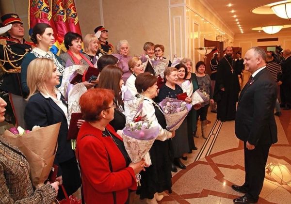 Президент в канун 8 марта присвоил награды выдающимся женщинам Молдовы