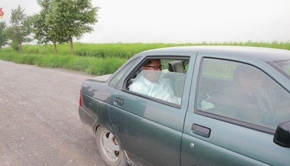 Ким Чен Ын навестил военных на Lada Priora