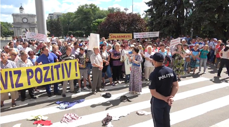Предприниматели провели акцию протеста перед правительством
