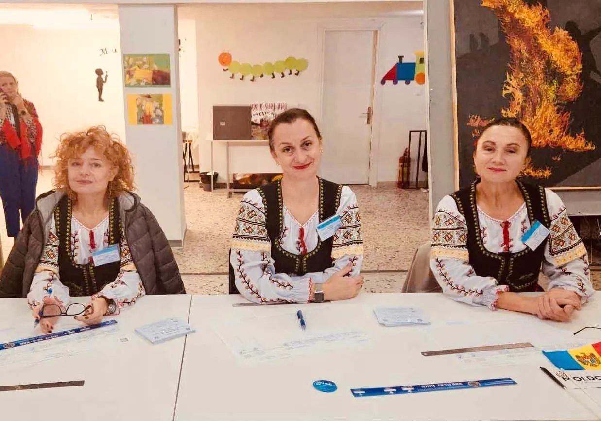 В Афинах молдаване голосуют в Casa Mare