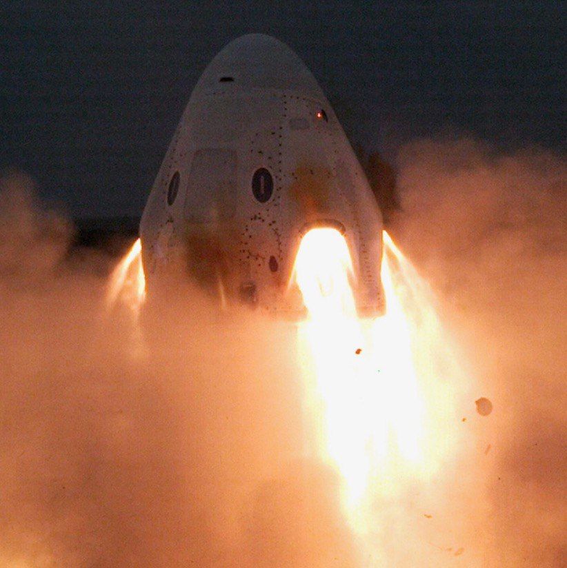 SpaceX испытала пассажирский космический корабль Crew Dragon