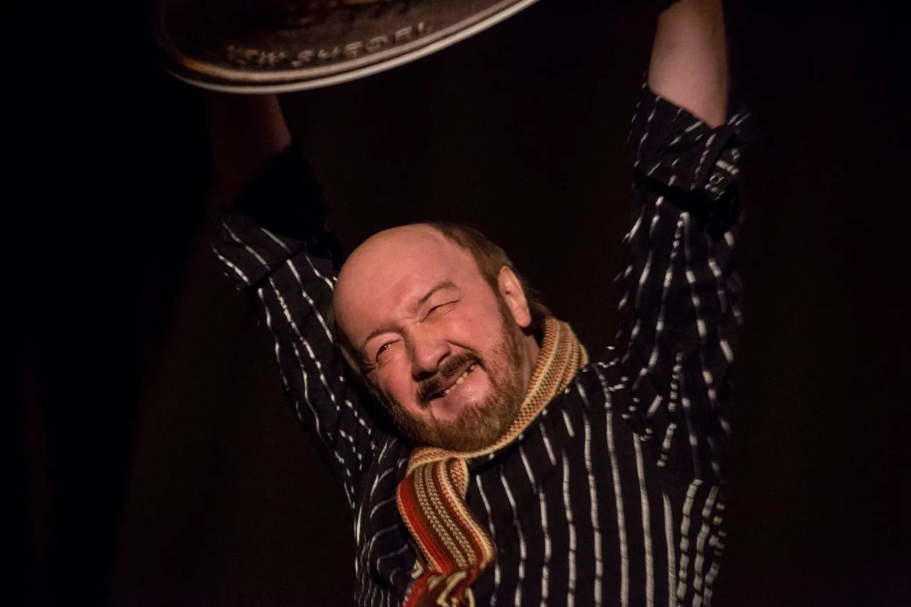 Скончался актер, ведущий и сценарист Александр Кожухарь