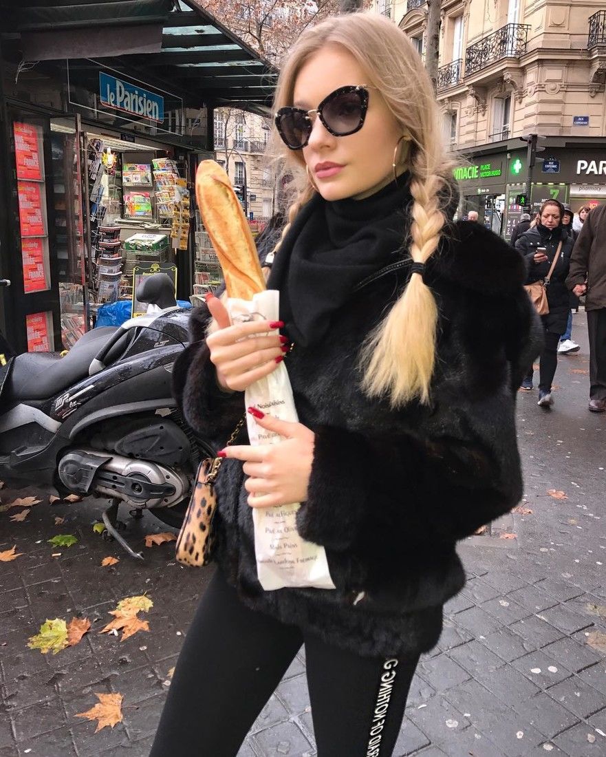 Дочь Пескова жалуется на сложную жизнь в Париже