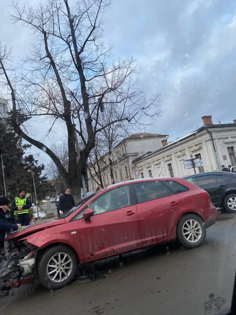В центре Кишинева произошло ДТП: столкнулись два автомобиля